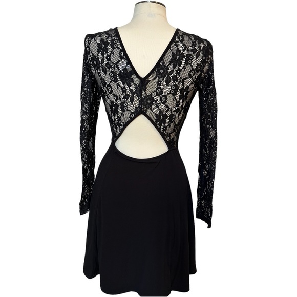 Black Dress with Floral lace on long sleeves and back. H&M - Picture 2 of 3